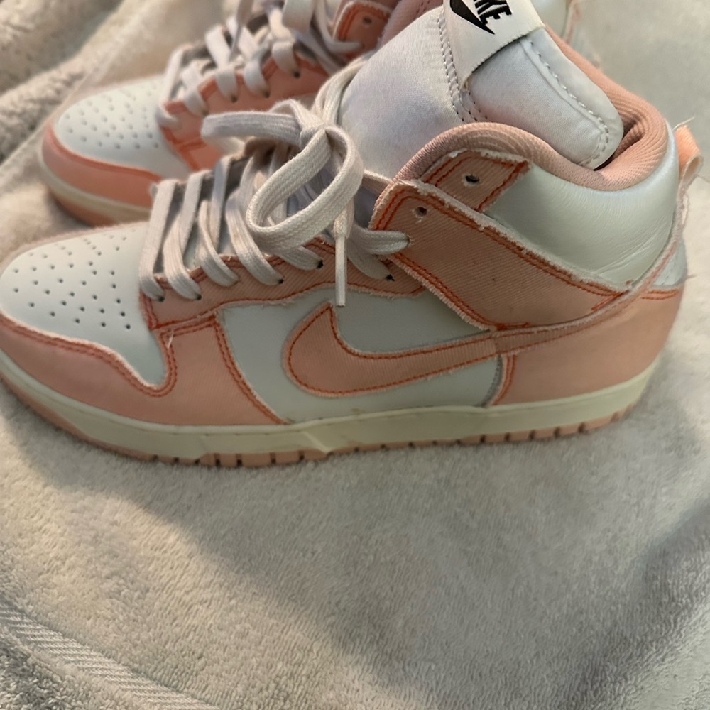 Nike Peach and White High-Tops